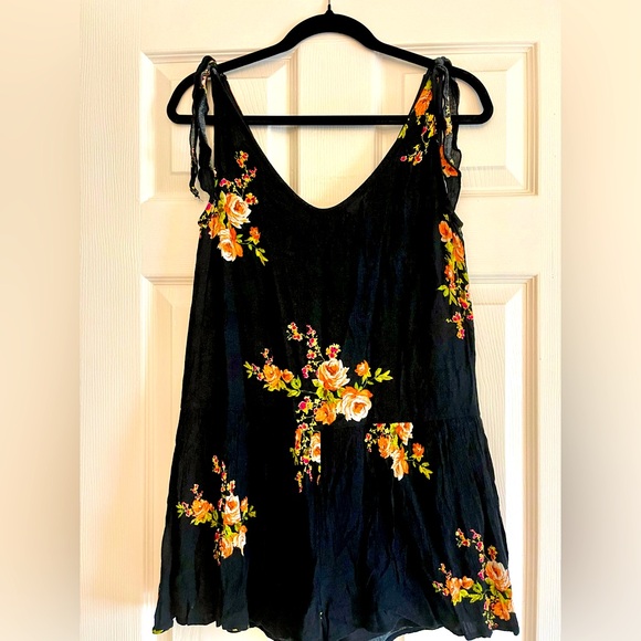 Black Floral Romper-size small - Picture 1 of 3